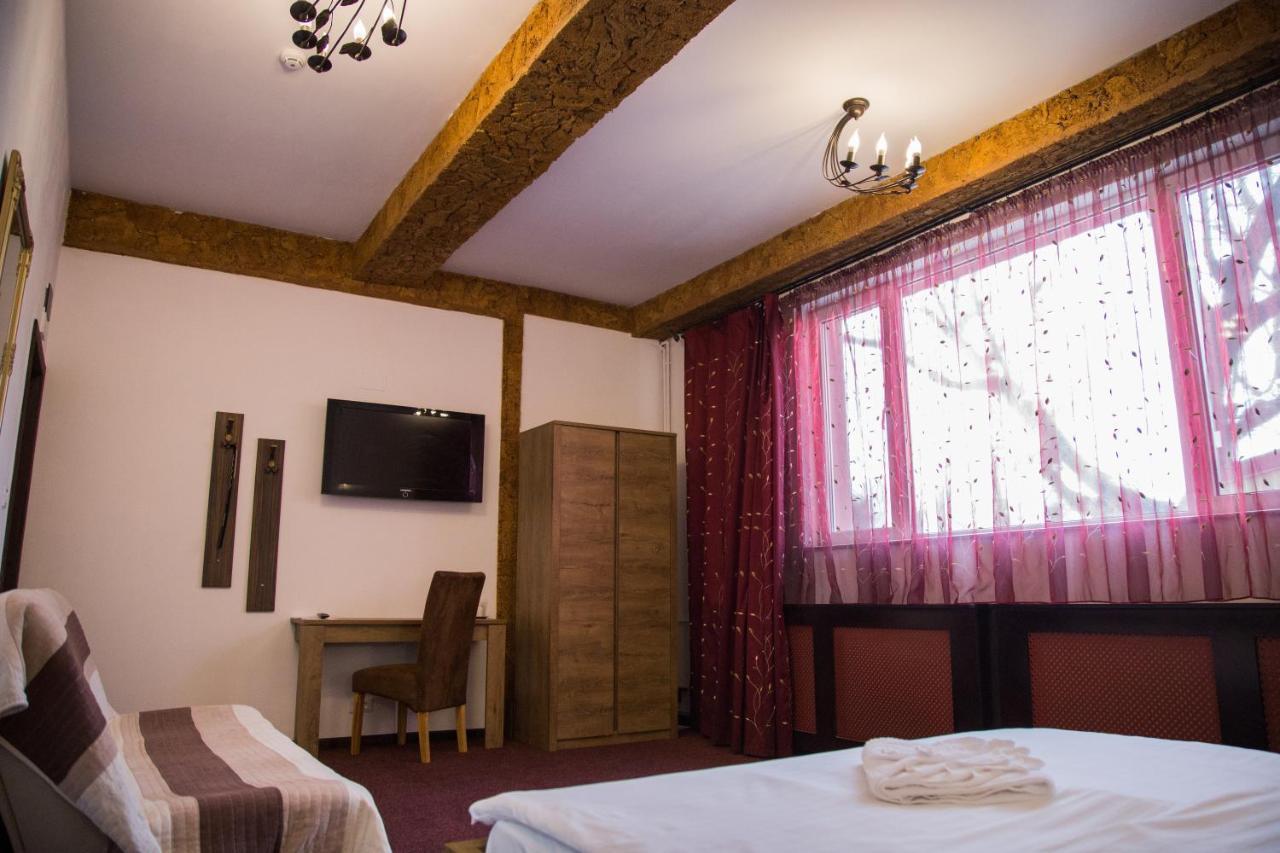 Motel Davios Targu Jiu Luaran gambar